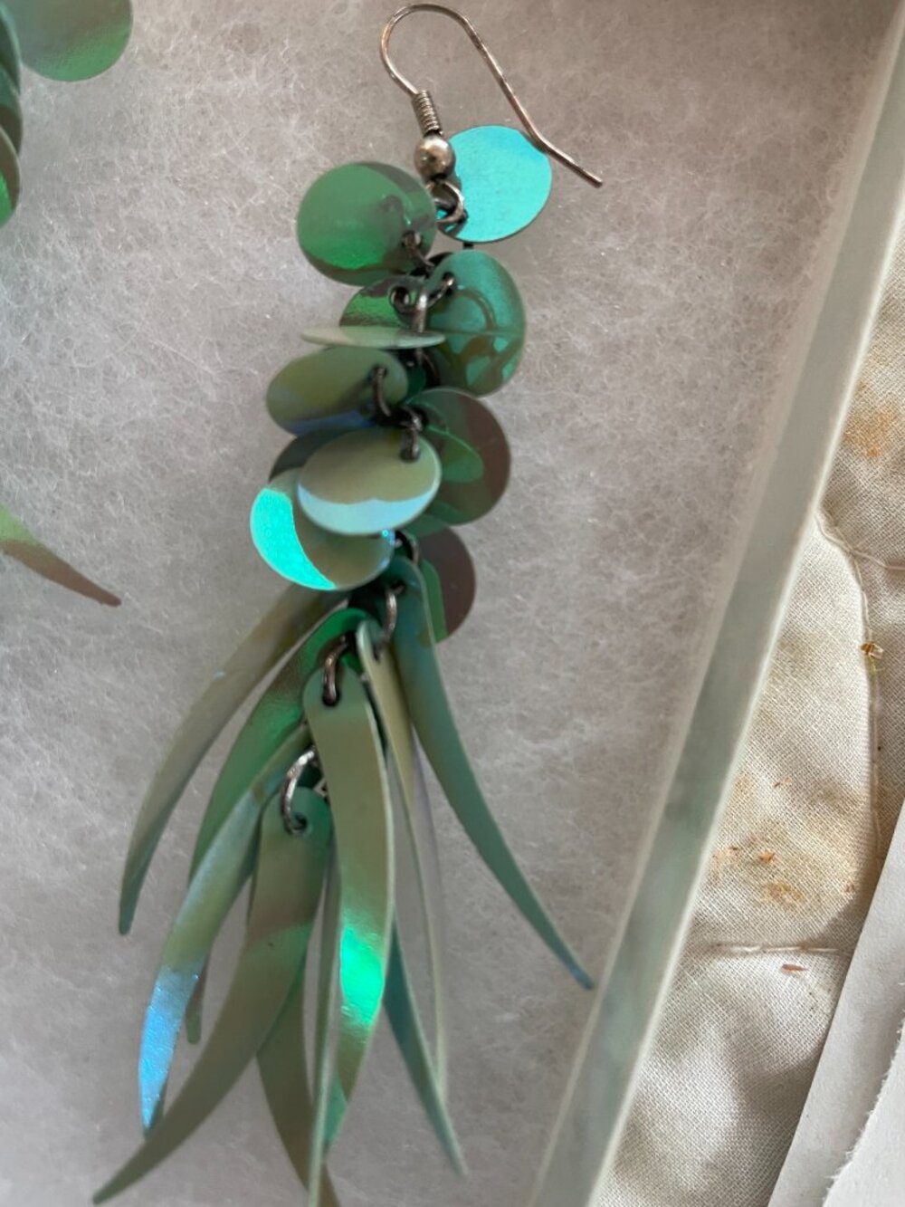 Irridescent earrings - Picture 2 of 3